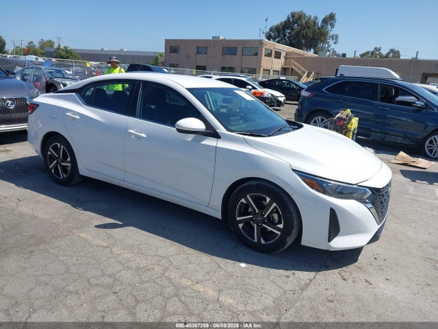 Salvage Nissan Sentra Image
