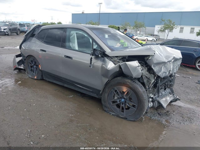 Salvage BMW iX Image