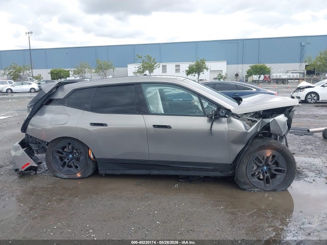 BMW iX Xdrive50