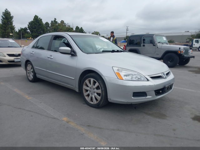 Salvage Honda Accord Image