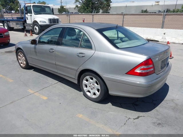 Mercedes-Benz C-Class Luxury