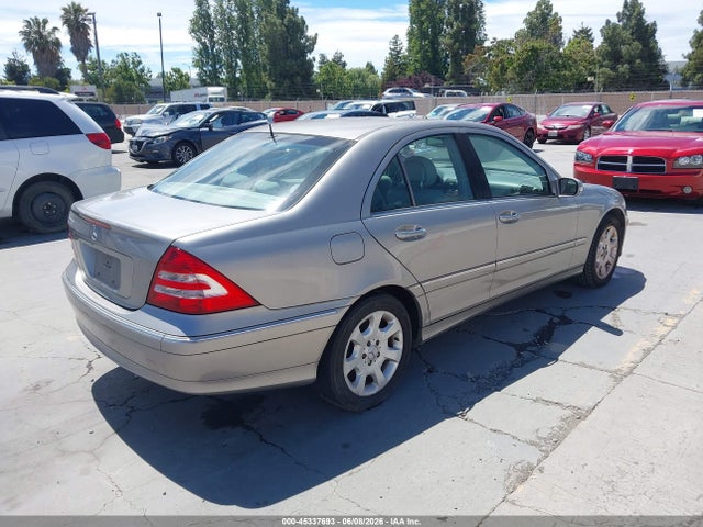 Mercedes-Benz C-Class Luxury