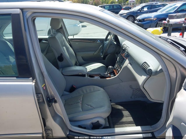 Mercedes-Benz C-Class Luxury