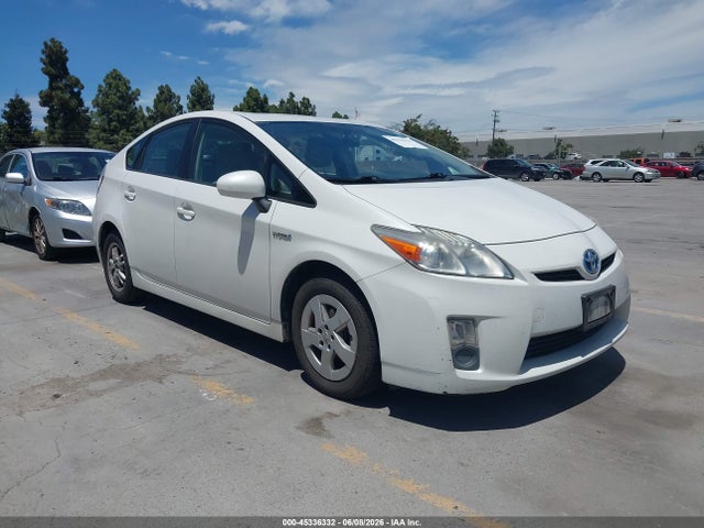 Salvage Toyota Prius Image