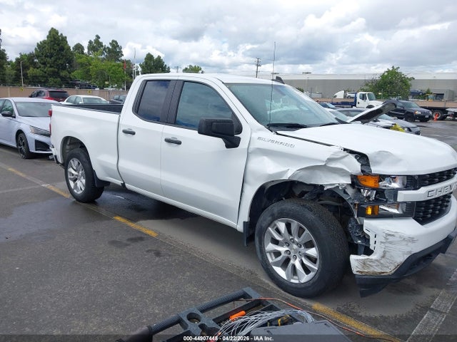 Salvage Chevrolet Silverado 1500 Image