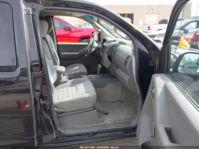 Nissan Frontier S