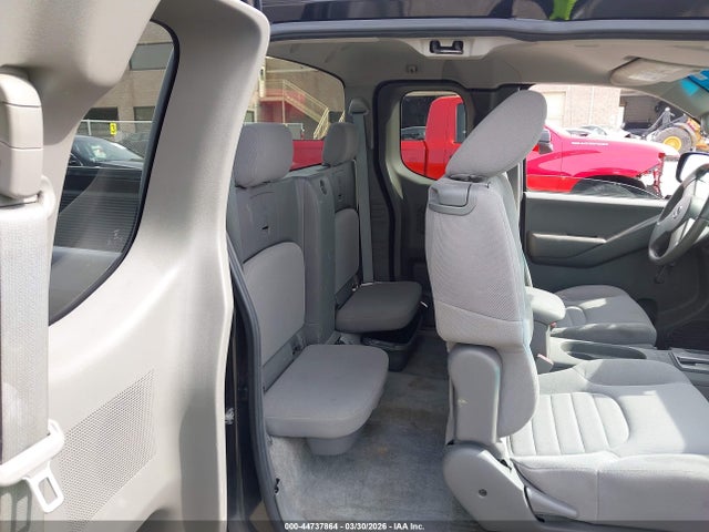 Nissan Frontier S