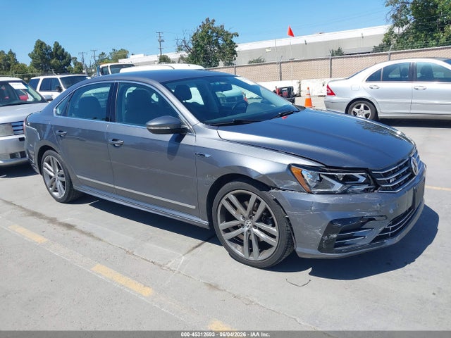 Salvage Volkswagen Passat Image