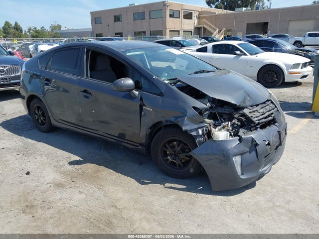 Salvage Toyota Prius Image