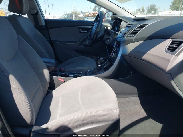 Hyundai ELANTRA Se