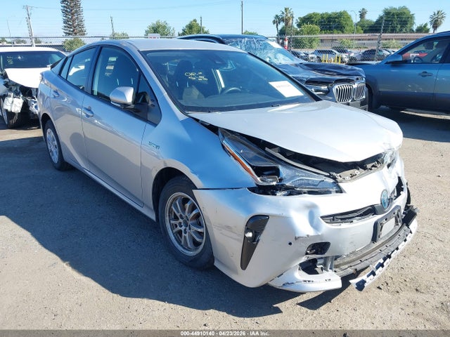 Salvage Toyota Prius Image