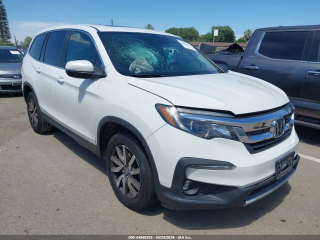 Salvage Honda Pilot Image