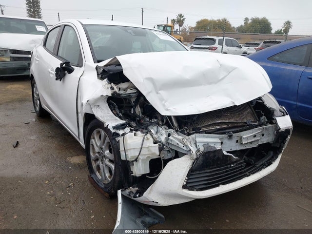 Salvage Toyota Yaris Image