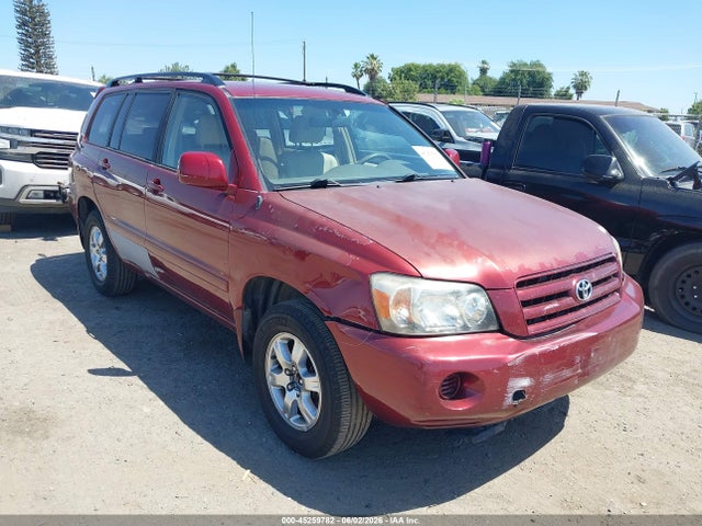 Salvage Toyota Highlander Image