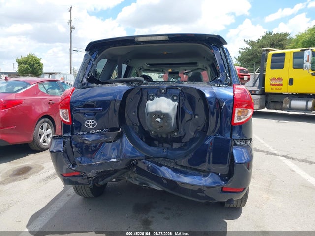 Toyota RAV4 Limited V6