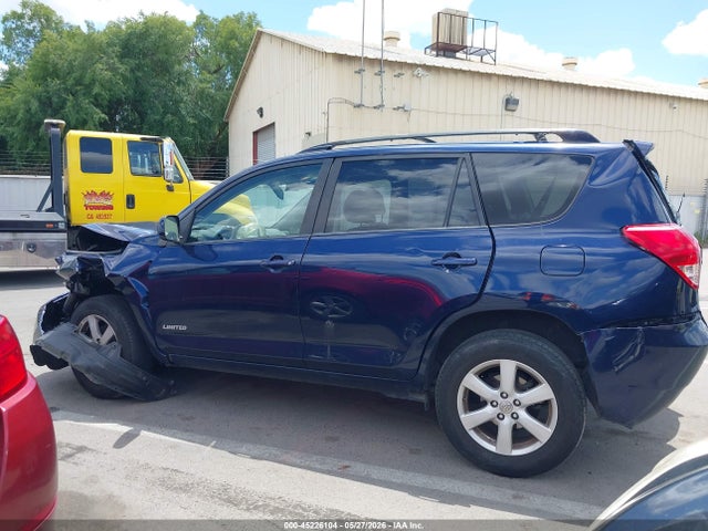 Toyota RAV4 Limited V6