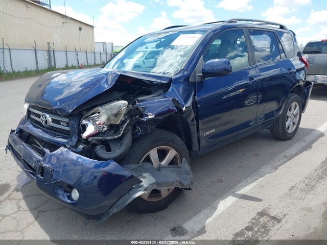 Toyota RAV4 Limited V6