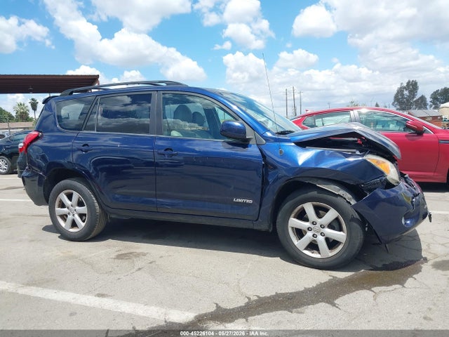 Toyota RAV4 Limited V6