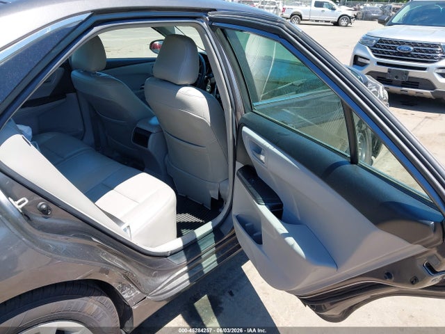 Toyota Camry Le