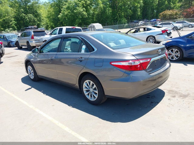 Toyota Camry Le