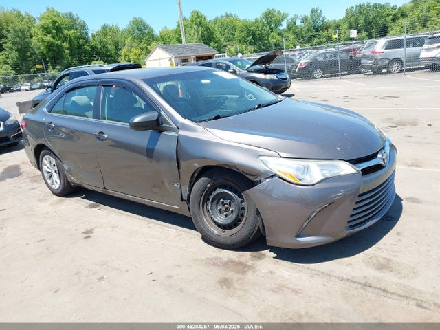 Salvage Toyota Camry Image