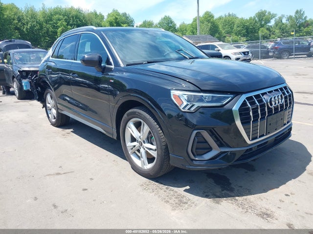 Salvage Audi Q3 Image
