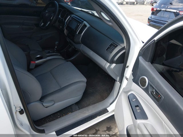 Toyota Tacoma Base V6