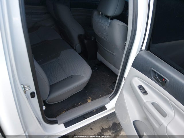 Toyota Tacoma Base V6