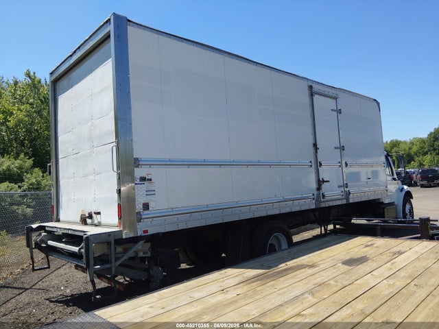 Freightliner M2 106