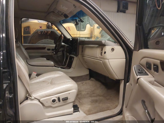 Cadillac Escalade Standard