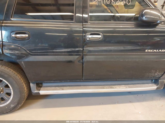 Cadillac Escalade Standard