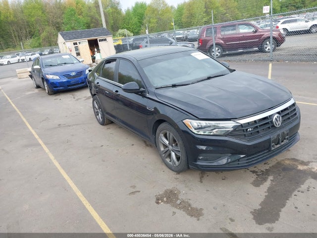 Salvage Volkswagen Jetta Image