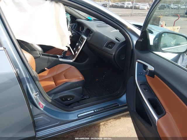 Volvo V60 T5 Platinum