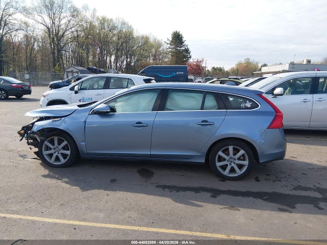 Volvo V60 T5 Platinum