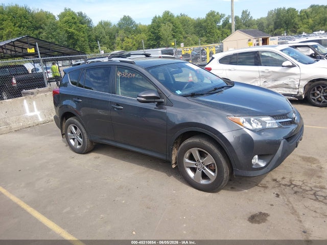 Salvage Toyota RAV4 Image