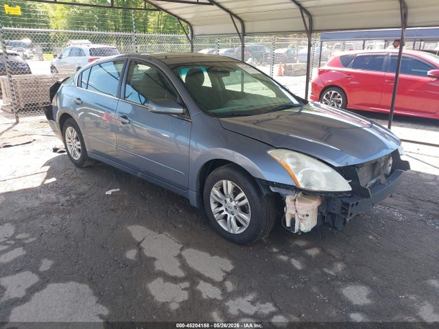 Salvage Nissan Altima Image