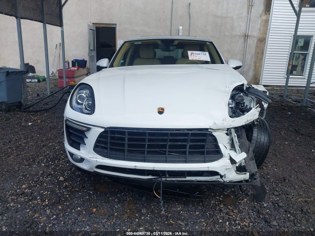 Porsche Macan S