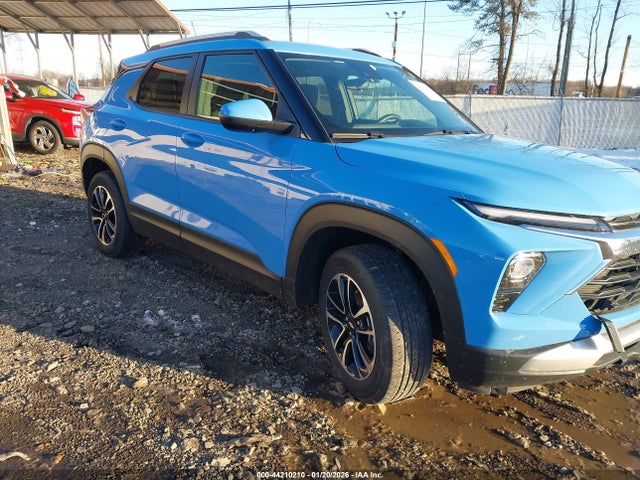 Salvage Chevrolet Trailblazer Image