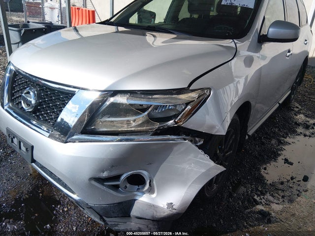 Nissan Pathfinder S