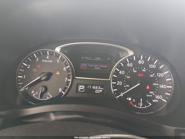 Nissan Pathfinder S