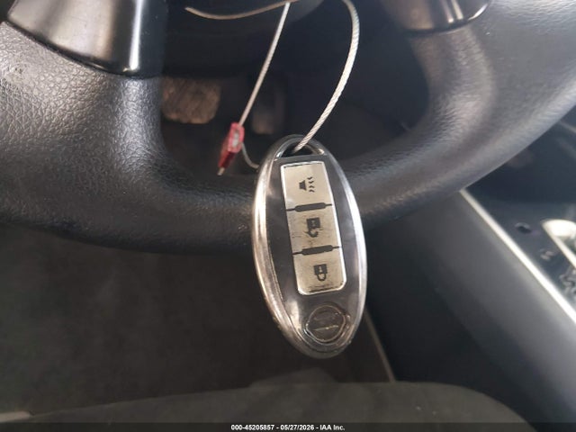 Nissan Pathfinder S