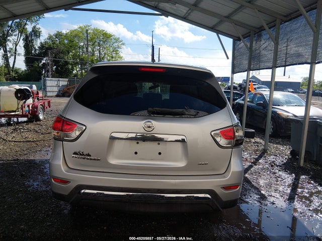 Nissan Pathfinder S