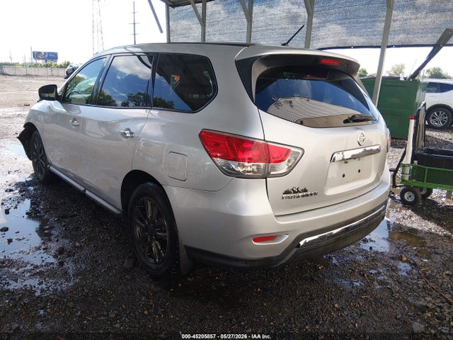 Nissan Pathfinder S