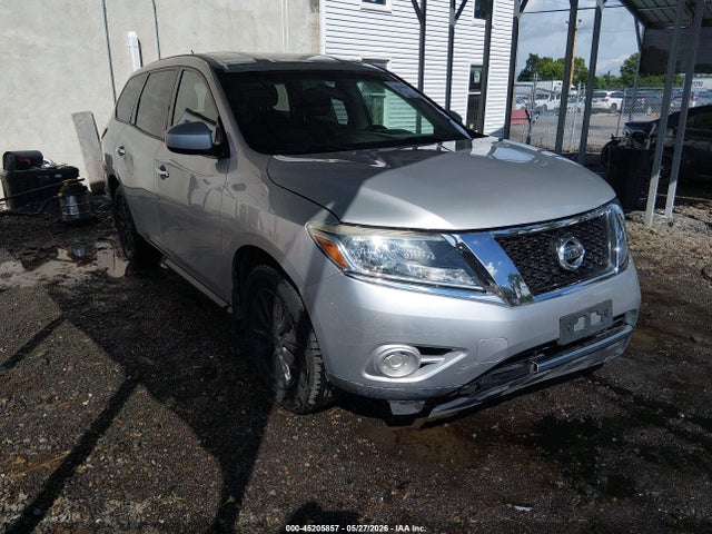 Salvage Nissan Pathfinder Image