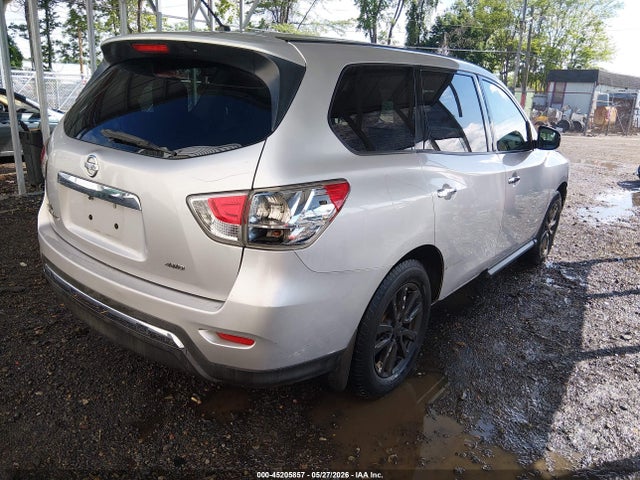 Nissan Pathfinder S
