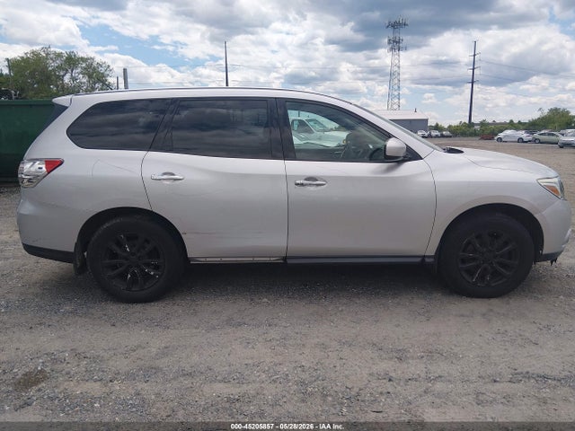 Nissan Pathfinder S