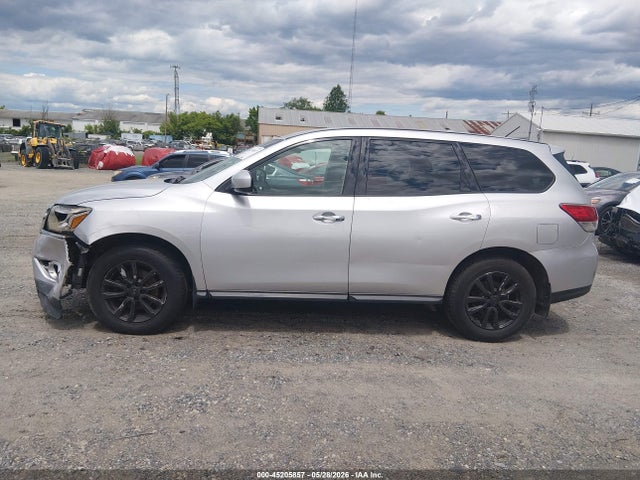 Nissan Pathfinder S