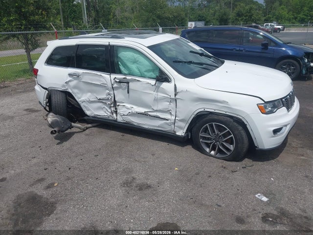 Salvage Jeep Grand Cherokee Image