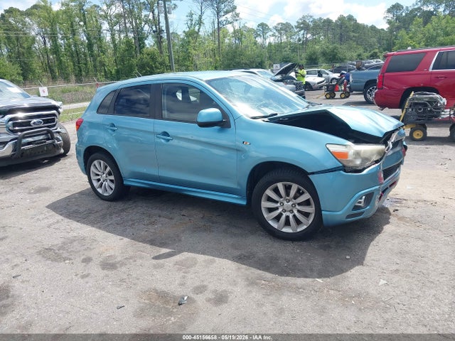 Salvage Mitsubishi Outlander Image
