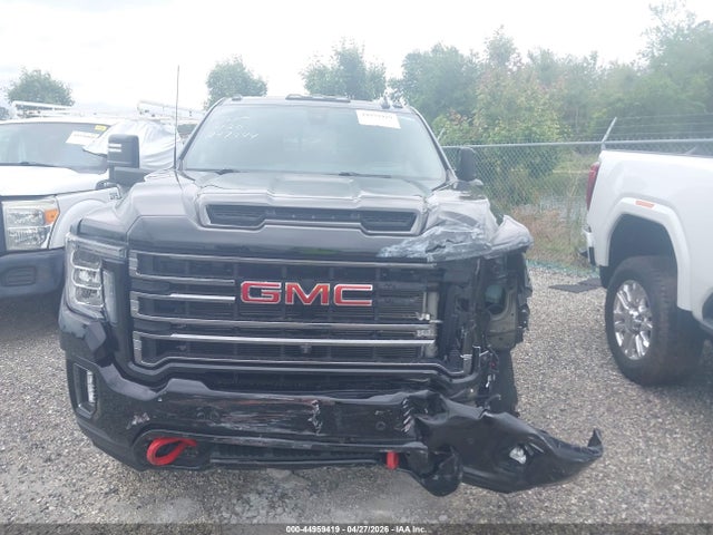 General Motors Sierra 3500HD 4wd  Long Bed At4